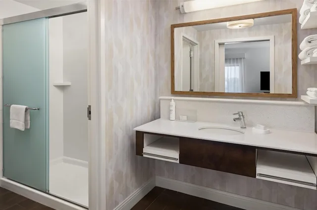 جناح استوديو بسريرين كوين مع أريكة، Hampton Inn Minneapolis Roseville 3/4