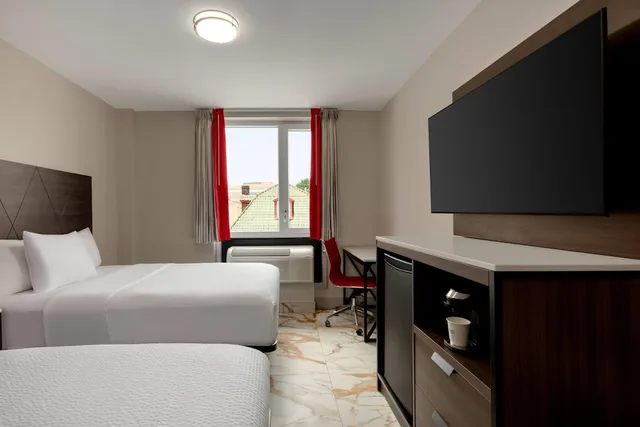 Room, 2 Double Beds, Ramada by Wyndham Brooklyn Empire Blvd 3/8