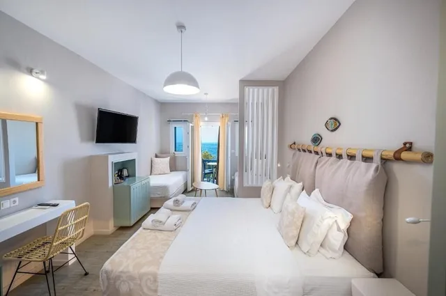 جناح استوديو سوبيريور بسرير مزدوج بإطلالة على البحر، Blue Bay Resort Village 1/8