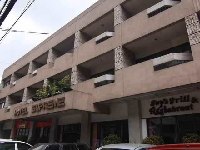 Run of House, Hotel Supreme 1/1
