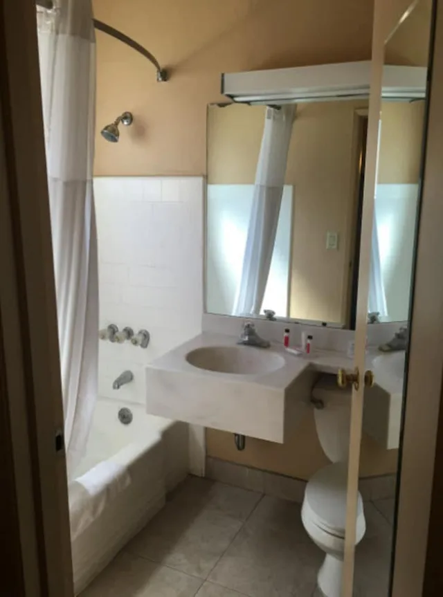 Standard, 2 Queen Beds, Mountain View, Balcony, Hotel Elevation 2/3