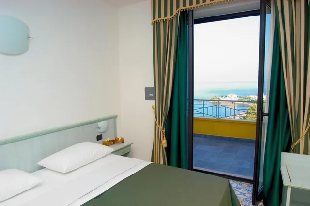 غرفة رباعية، Nettuno Palace Hotel 1/1