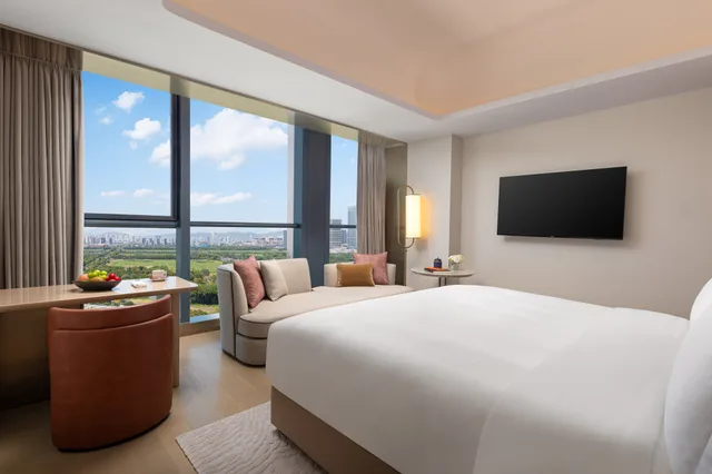 غرفة كلاسيكية بسرير كينج بإطلالة على المدينة، InterContinental Wuxi Taihu New City 1/2