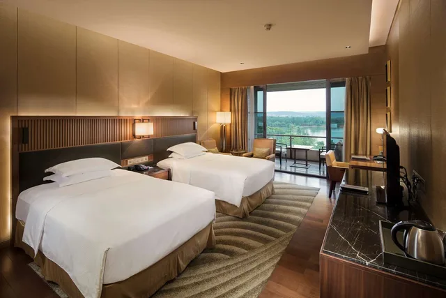 غرفة ديلوكس بسريرين منفصلين، Hilton Wuhan Optics Valley 3/3