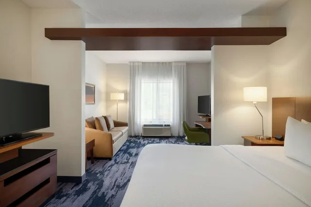 استوديو بسرير كينج مع أريكة، Fairfield Inn Suites Bristol 1/3