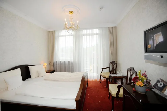 غرفة سوبيريور بسرير كوين، Heliopark Bad Hotel zum Hirsch 1/1