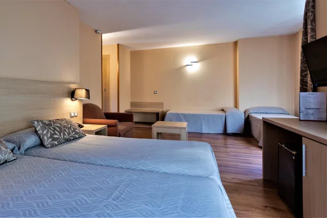 غرفة رباعية بسرير فردي، Panorama Hotel 3/10
