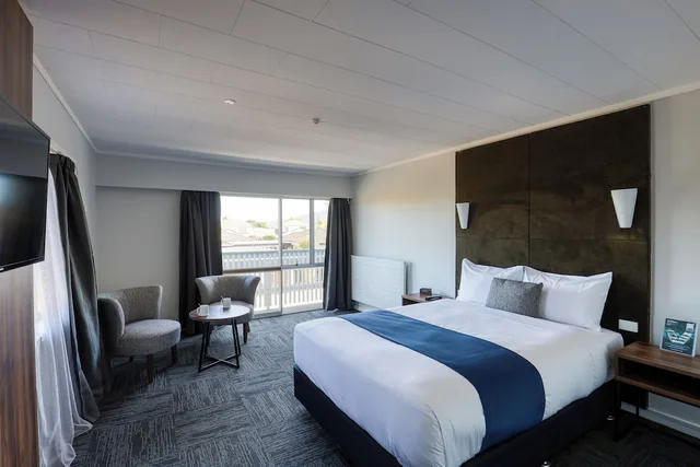 2 Bedrooms, Suite, King and Queen Bed, Park Central Rotorua 2/4