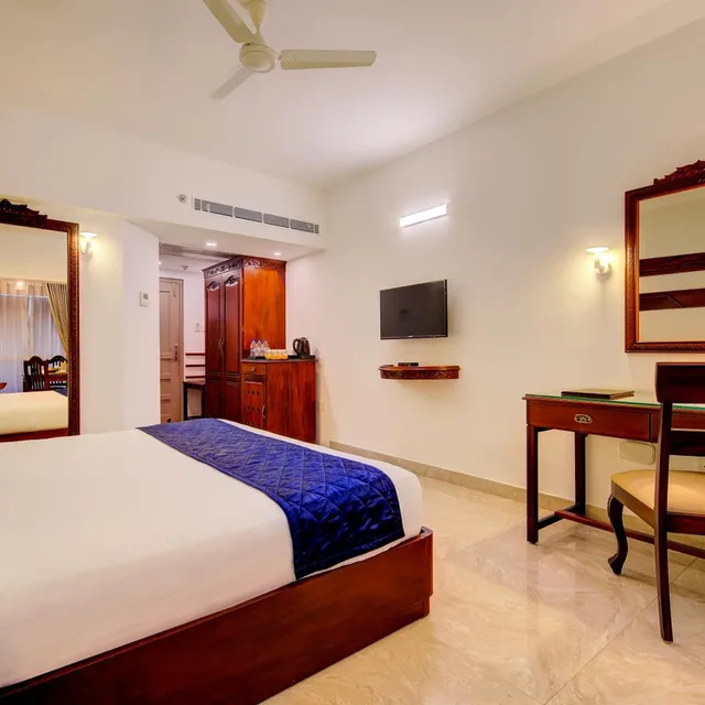 Classic, King Bed, Sterling Guruvayur 1/5
