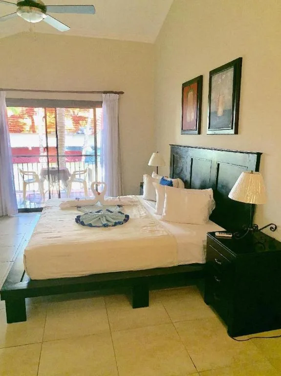 Pool, Suite، The MT Hotel Plaza Brisas 6/8