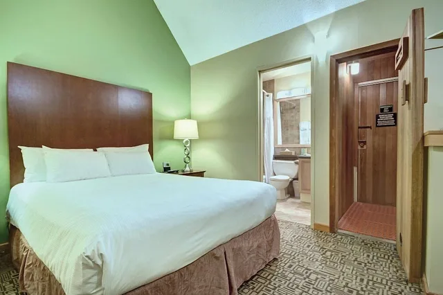 Family Suite, Mountain, Loft, Lodge، Mountain Side Hotel Whistler By Executive 1/1