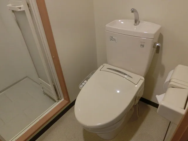 غرفة بسريرين منفصلين بإطلالة على الجبل، Resort Inn Fuyo Kawaguchiko Inter Store 7/7