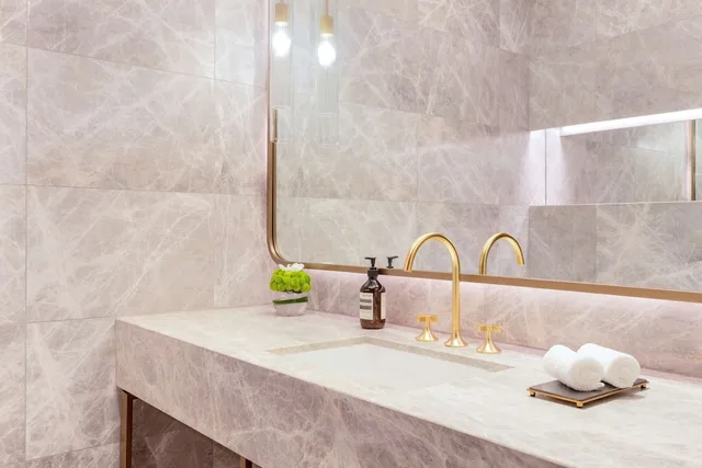 جناح غراند كلوب بريميوم بسرير كينج بغرفة نوم واحدة، Waldorf Astoria Kuwait 6/6