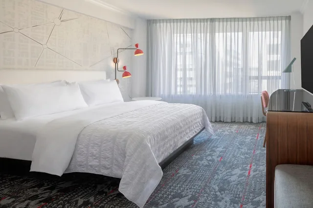 غرفة كلاسيكية بسرير كينج لذوي الإعاقة، Le Meridien Washington, D.C., The Madison 3/4