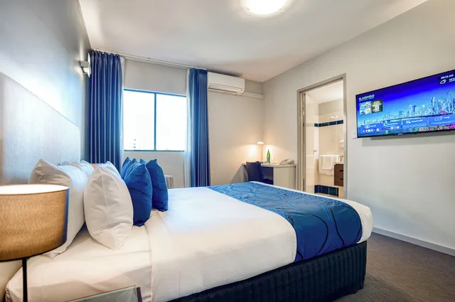 Room, Queen Bed, No Balcony، Il Mondo Boutique Hotel 2/6