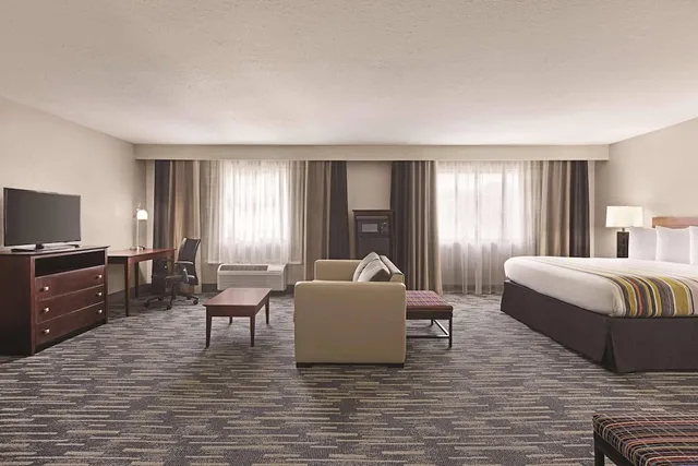 جناح استوديو بسرير كينج مع أريكة، Country Inn & Suites by Radisson, Abingdon, VA 2/3
