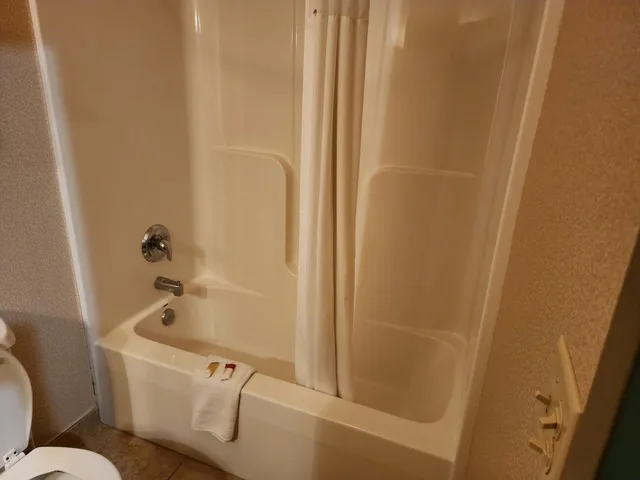 Deluxe, Suite, King Bed, Days Inn by Wyndham Luray Shenandoah 8/8