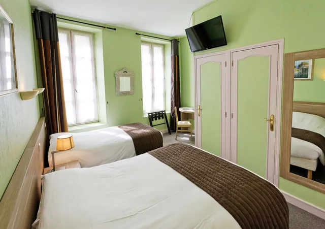 غرفة قياسية ثلاثية بسرير مزدوج وسرير فردي، CITOTEL BEAUSEJOUR 6/6