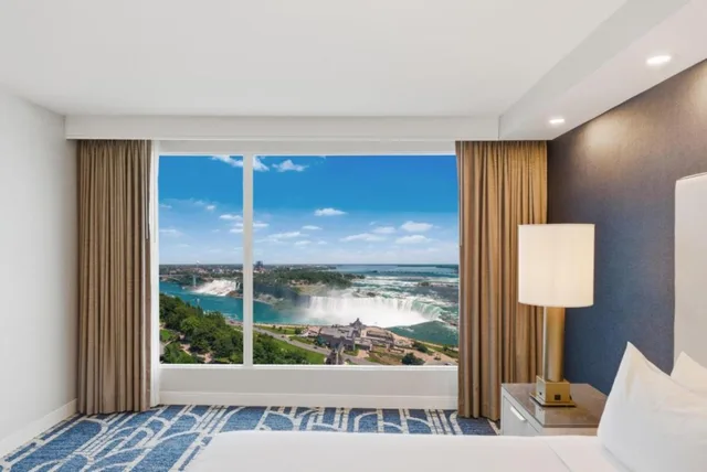 Room, 2 Queen Beds, Canadian Us Falls View, Embassy Suites By Hilton Niagara Falls Fallsview 4/6