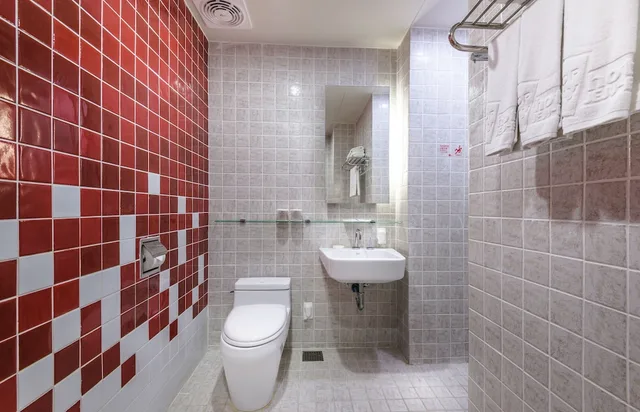 Red, Family, Twin Beds, 1 Queen and 1 Single Bed, City View, Aimi Jeju Beach Hotel 4/4