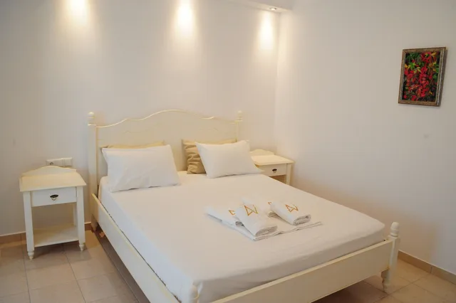 غرفة بسرير مزدوج بمطبخ صغير، Annita S Village 2/7