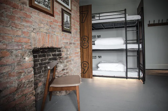 Mixed Dorm, 6 Beds, Shared Bathroom, Publove the Crown Battersea 1/1
