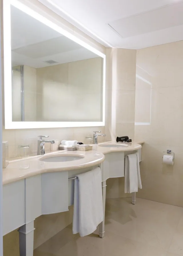 جناح بسرير كينج، Chateau Vaudreuil Hotel Suites 7/7