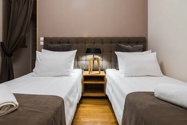 Elegant, Residence, 2 Queen and Twin Beds, Acropolis View, Sofa، Athens Exclusive Residence 5/7