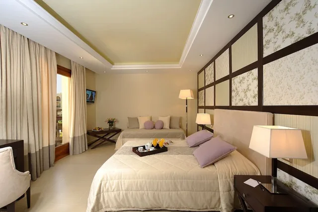 غرفة قياسية بسريرين منفصلين مع أريكة، Theartemis Palace 9/10