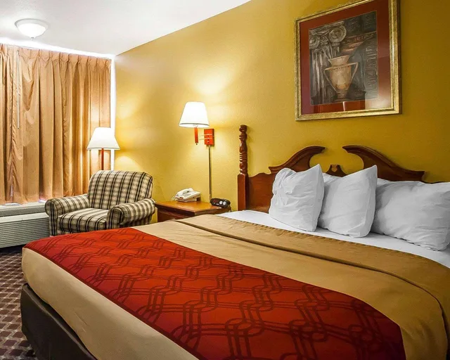 غرفة بسرير كوين للمدخنين، Econo Lodge Dyersburg I-155 2/3