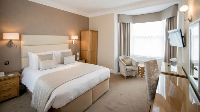 Convertible Double Bed, Park View، The Park Hotel 1/2