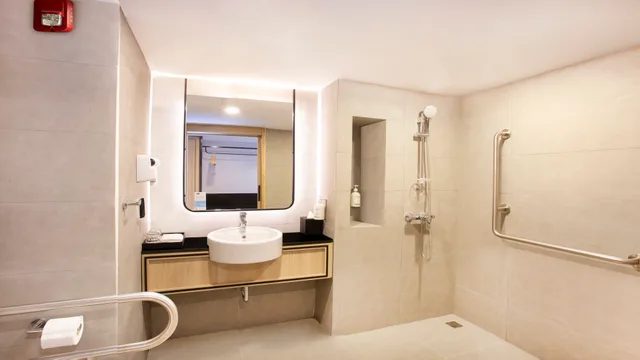 غرفة قياسية بسرير كوين لذوي الإعاقة، Holiday Inn Express & Suites Bangkok Central Pier 3/3