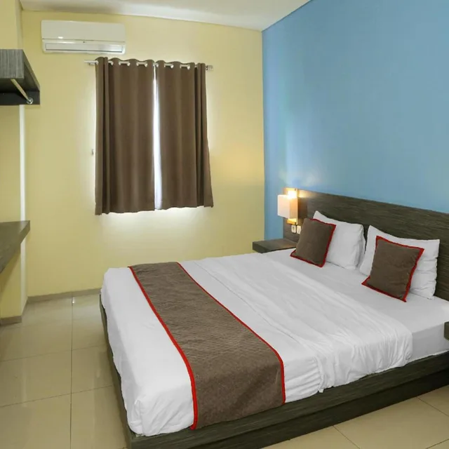 Deluxe, Suite, Super OYO Townhouse OAK Hotel Fiducia Pondok Gede 1/5