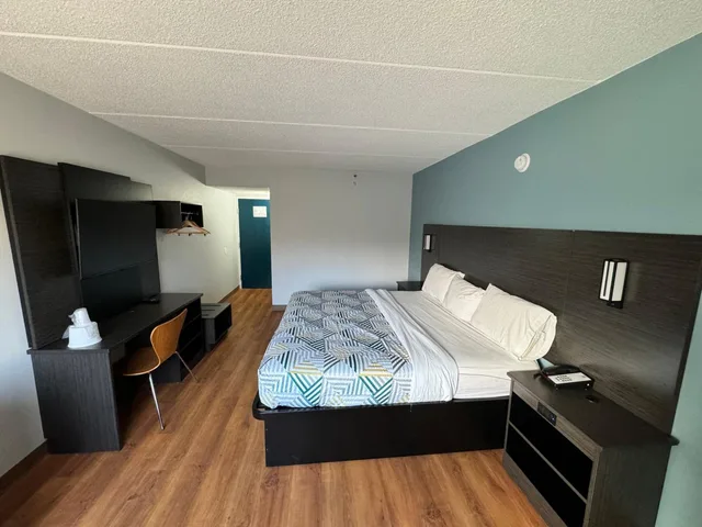 غرفة بسرير كينج، Motel6 East Syracuse, NY - Airport 3/10