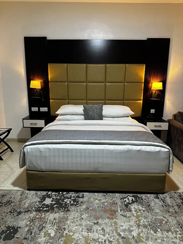غرفة عائلية بسريرين كينج بغرفتي نوم، Rollace Hotel 3/7