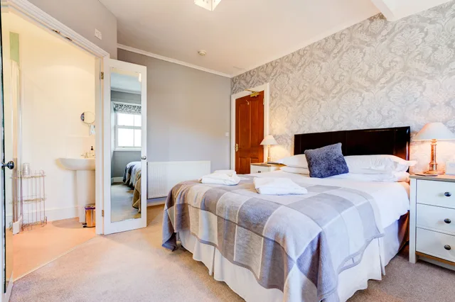 غرفة عائلية ثلاثية بسرير مزدوج وسرير فردي، Lyndale Guest House 1/5