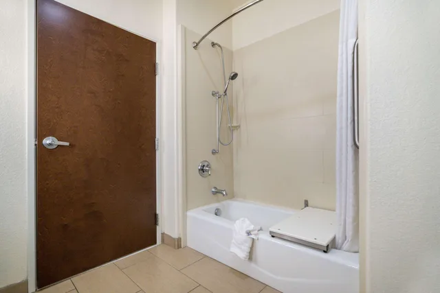 جناح بسرير كينج لذوي الإعاقة، Comfort Inn & Suites Victoria North 6/6