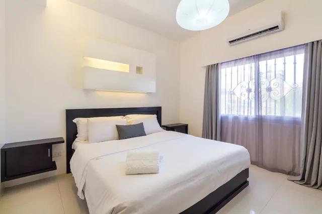 1 Bedroom, Suite, Queen Bed, Winds Boutique Hotel 1/3