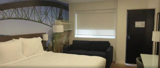 غرفة بسرير كوين، Clarion Pointe Mount Vernon - Burlington WA 3/4