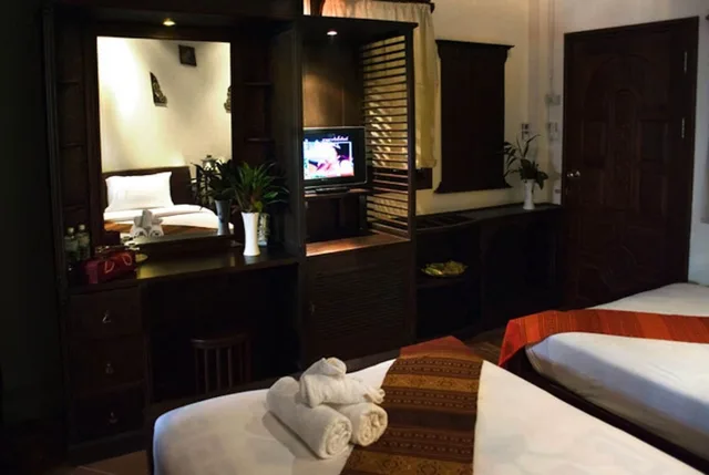 غرفة ديلوكس بسريرين منفصلين بإطلالة على المسبح، Vangsavath Hotel 4/7