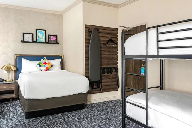 Family, Multiple Beds, Accessible، Signature San Francisco 2/6