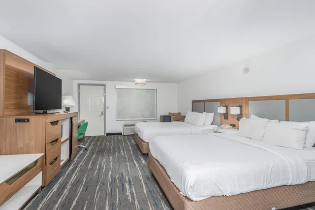 غرفة قياسية بسريرين كوين لذوي الإعاقة، Crossroads Inn & Suites 2/3