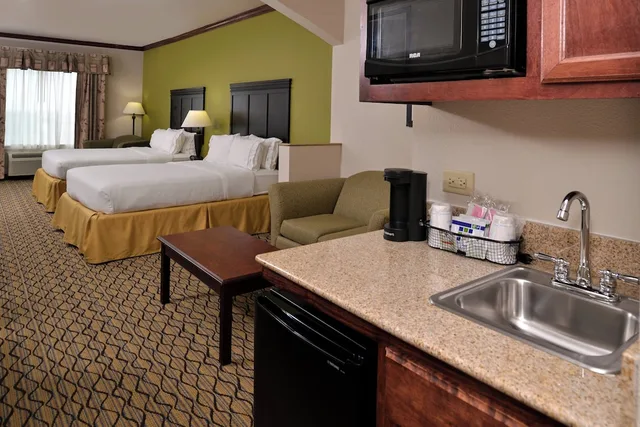 جناح بسريرين كوين، Holiday Inn Express Hotel Suites Sherman Hwy 75 3/3