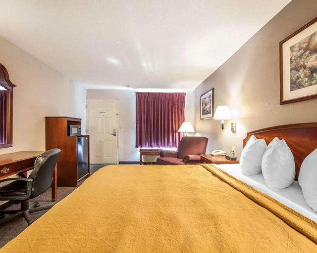 غرفة بسرير كينج، Quality Inn Ashland, KY 2/3