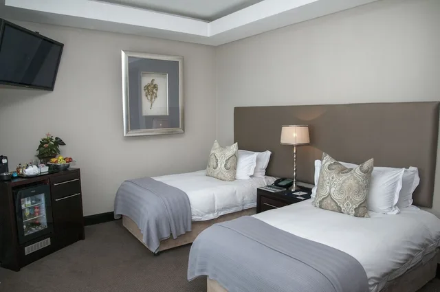 1 Bedroom, Deluxe, Twin Beds, Ocean View, The Mount Knysna 1/3