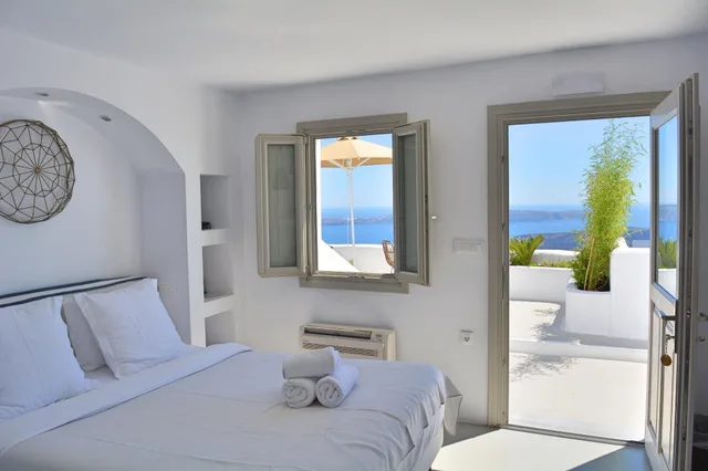 Junior Suite, Outdoor Jetted Tub، COCOON SUITES 1/10