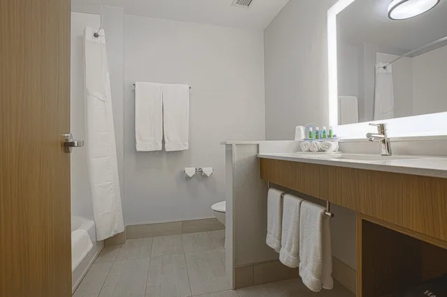 غرفة قياسية بسريرين كوين، Holiday Inn Express Suites Boise Airport 5/5