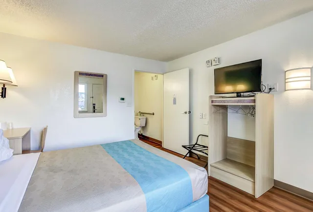 غرفة بسريرين كوين، Motel6 Coos Bay, OR 2/3