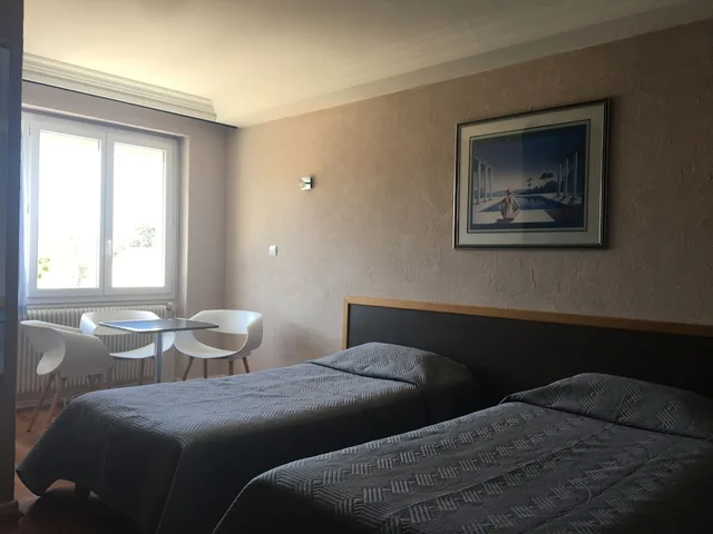 غرفة سوبيريور رباعية، Hotel du Val de Saone 2/7