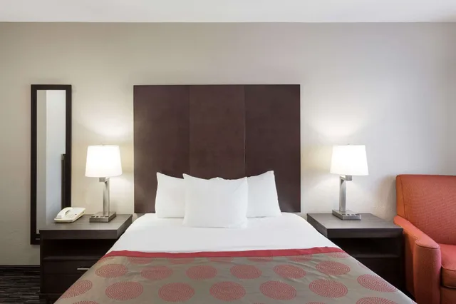 Standard, Queen Bed, Ramada By Wyndham Monterey 2/3